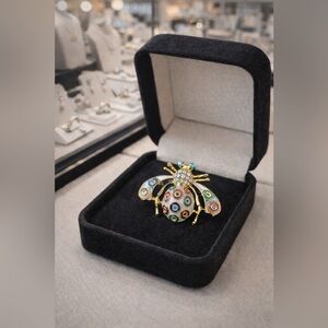 Lili Gold Plate/Multicolor Ladybug Brooch 🐞✨